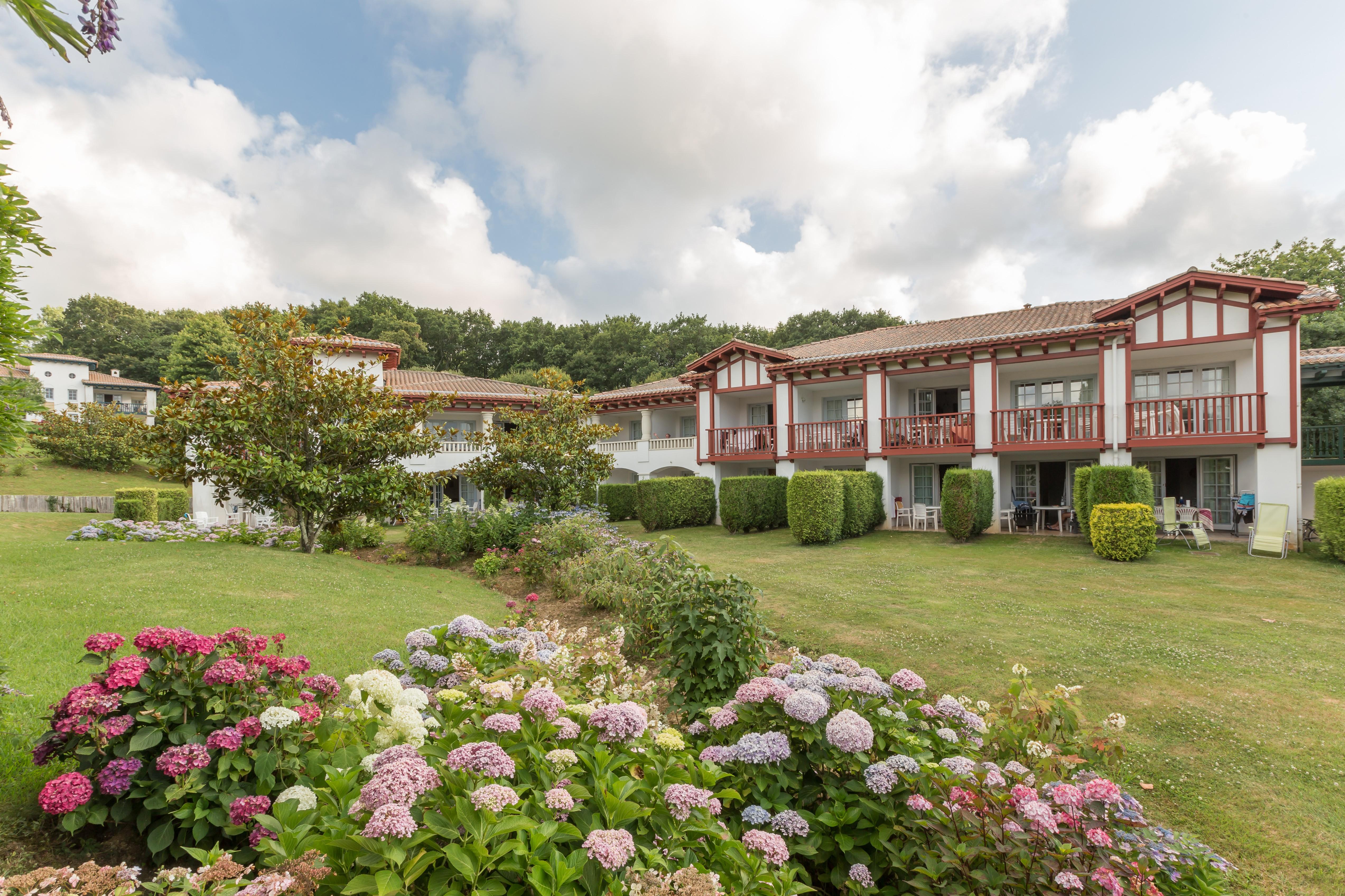 Residence Pierre & Vacances Le Domaine De Bordaberry Юрюня Екстериор снимка