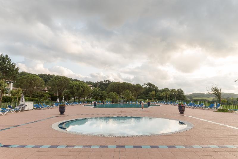 Residence Pierre & Vacances Le Domaine De Bordaberry Юрюня Екстериор снимка